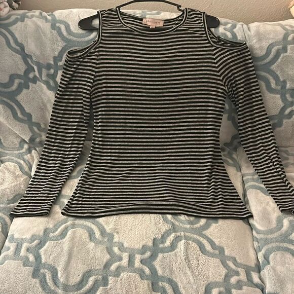 Philosophy Tops - ***** 5 for $25 Philosophy Cold Shoulder Top